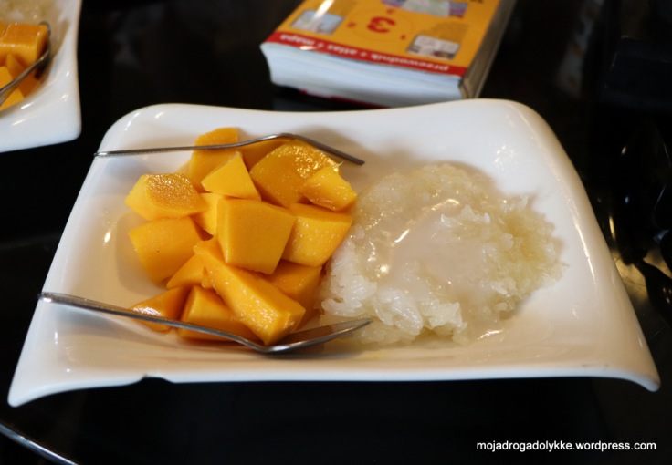 mango and sticky rice deser mango ryż z mleczkiem kokosowym